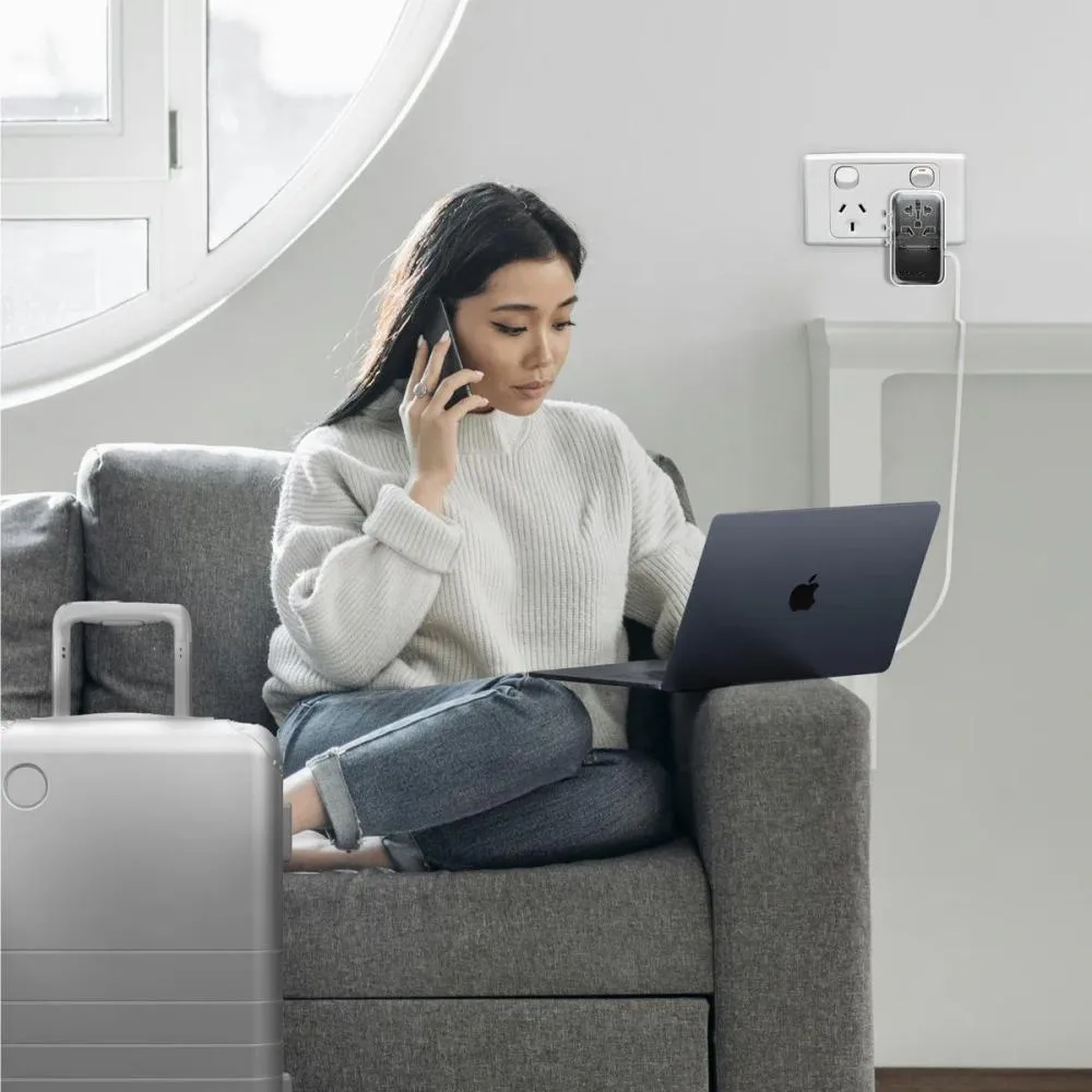 Momax 1 World Flow 4 Port Travel Charger With Built In Usb C Cable 35w (9)