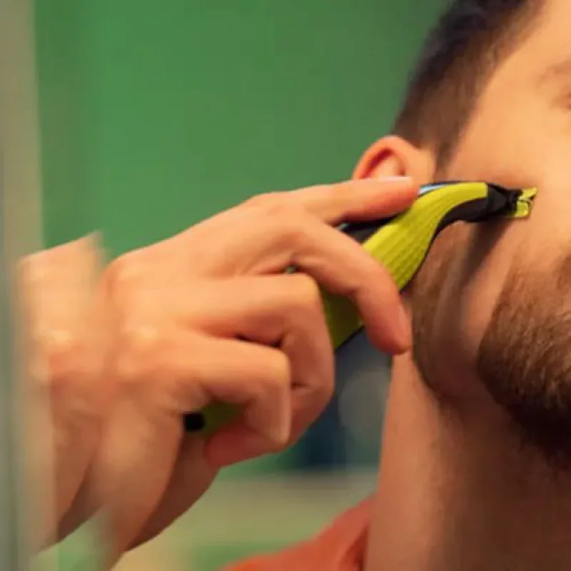 PHILIPS QP2724/10 OneBlade Trimmer